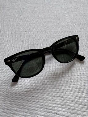 Ray Ban RB4140 Polarized Sunglasses Polished Black Green Lenses